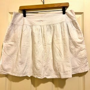 White Gap mini pleated skirt